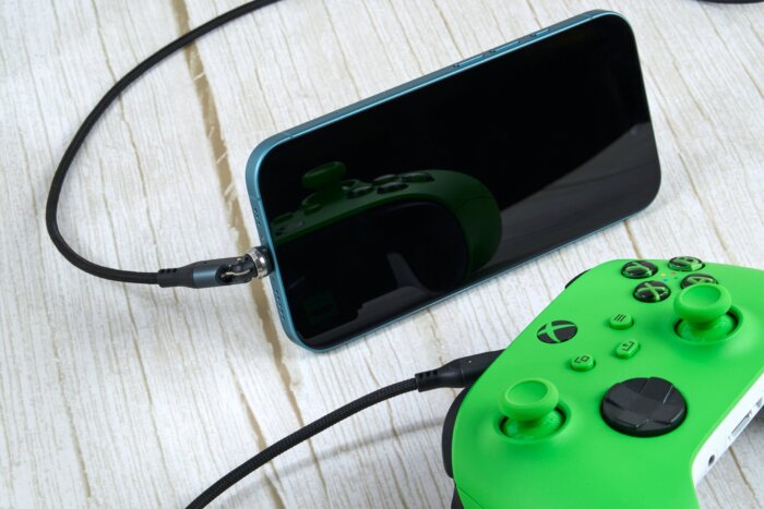 REVOLT<br>USB 3.0 USB C 180°+540° Cable