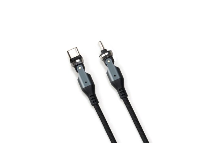 REVOLT<br>USB 3.0 USB C 540° Cable